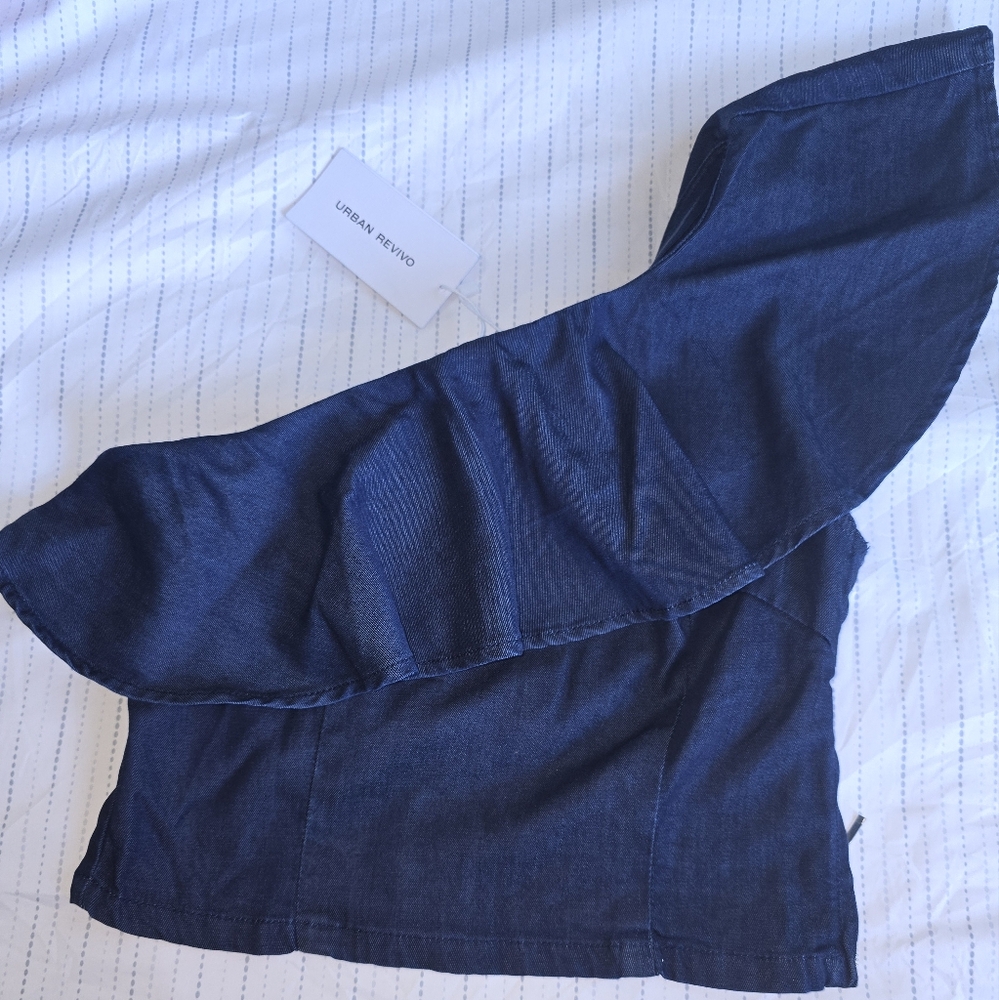 Brand New Urban Revivo top!!